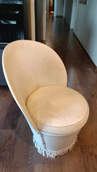 Puf vintage beige con flecos