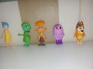 Lote 5 muñecos In Out y Bluey