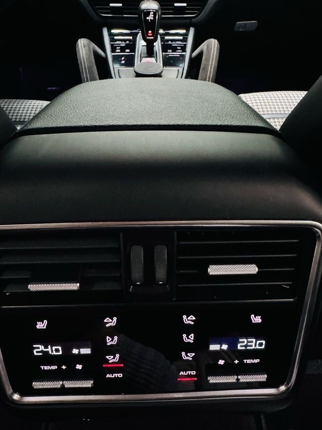 Porsche Cayenne Coupe E Hybrid