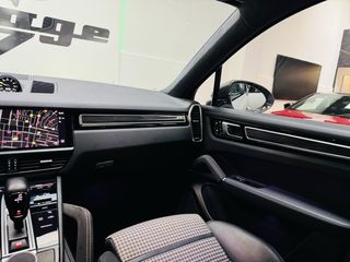 Porsche Cayenne Coupe E Hybrid