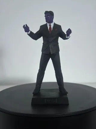 Figura Marvel Custom hombre purpura
