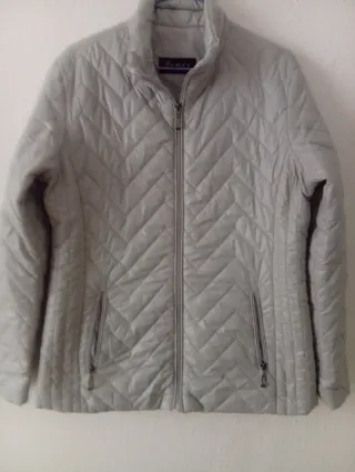 Cazadora fina gris Talla M grande