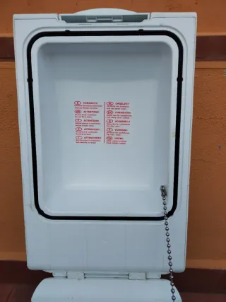 Nevera/calentador de coche