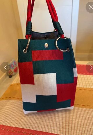 Bolso cubo patchwork verde y rojo