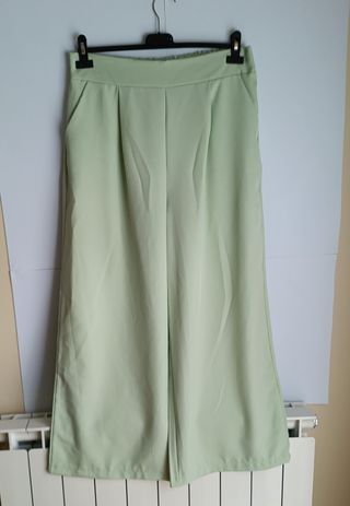 Conjunto elegante verde menta con cinturón