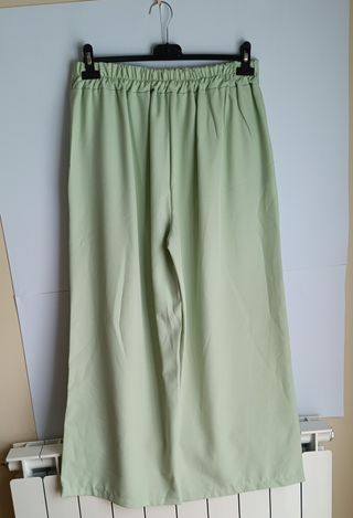 Conjunto elegante verde menta con cinturón