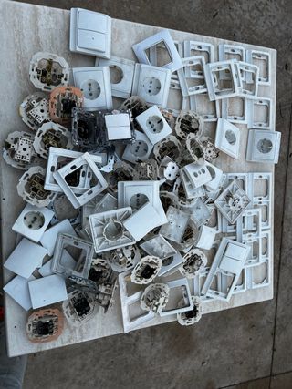 Mecanismos Eléctricos Blancos