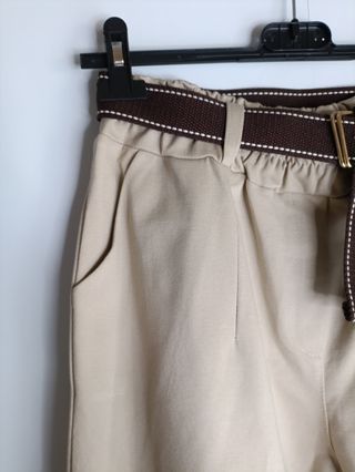 Pantalón beige elegante con cinturón Talla 3XL