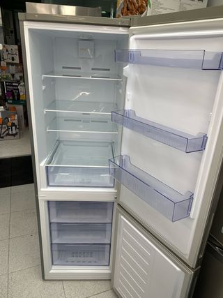 Nevera Combi Beko 1.85m con garantia