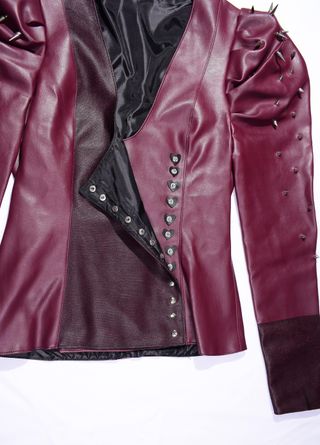 Cazadora Cuero Granate Pinchos Rockera Gótica S