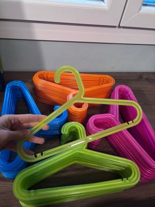 Pack 90 Perchas Infantiles