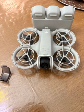 DJI neo con 4 batterie e accessori