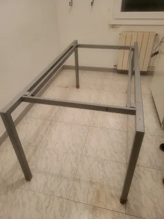 Mesa de oficina madera y metal