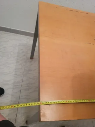 Mesa de oficina madera y metal