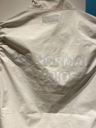 Cortavientos Pas replica