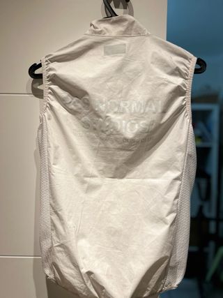 Cortavientos Pas replica