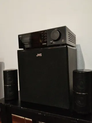 Altavoces JVC Negros