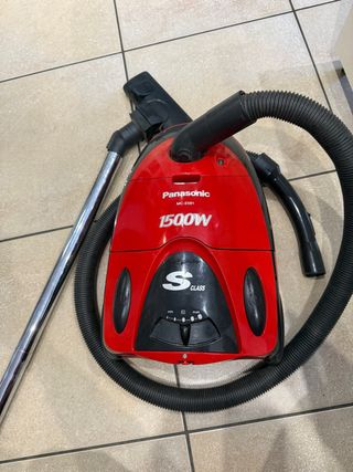 Aspirador Panasonic 1500W Rojo