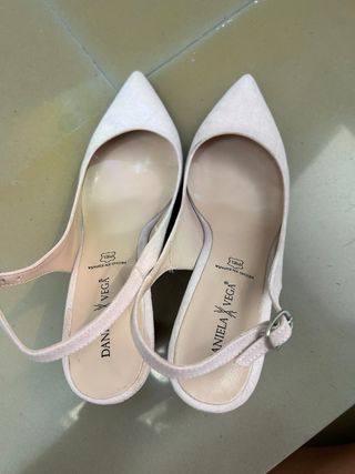 Zapatos de tacón rosa para mujer