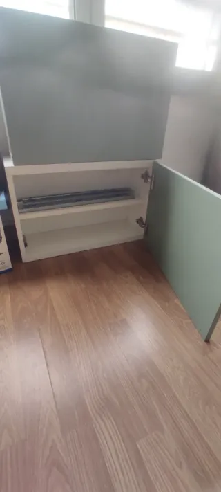 Muebles colgantes Ikea Besta verdes