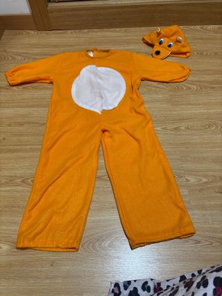 Disfraz naranja de animal con capucha