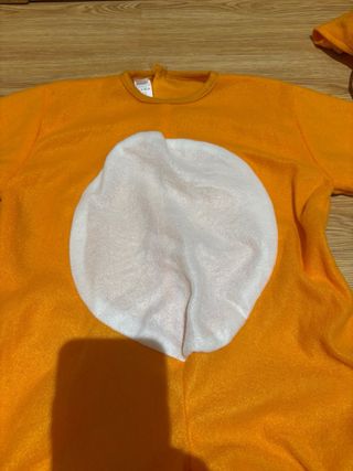 Disfraz naranja de animal con capucha