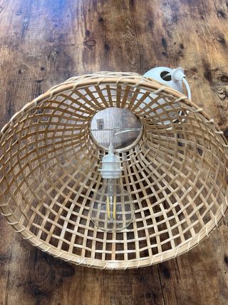 Lámpara de techo de bambú y madera