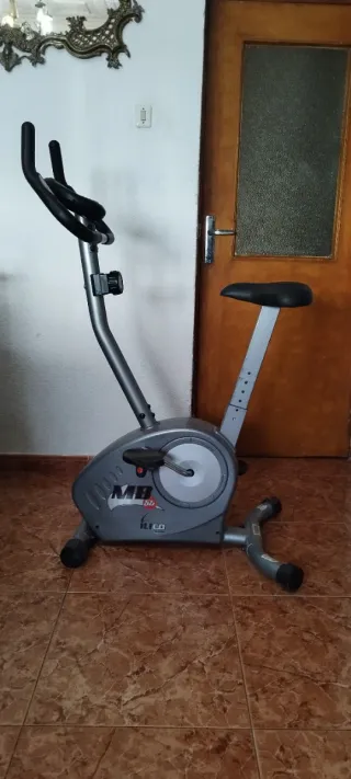 BICICLETA ESTATICA.  BUEN ESTADO.