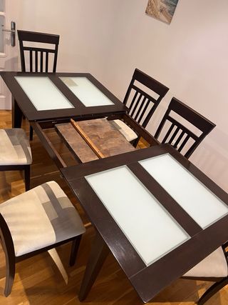 Mesa extensible madera y cristal con 8 sillas