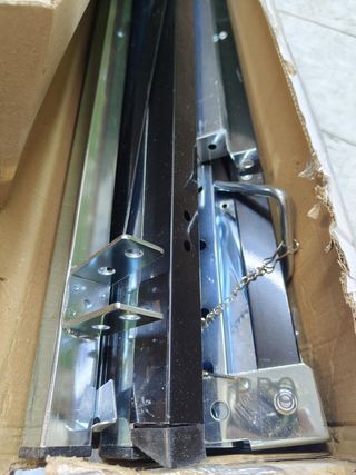 Soporte de metal de hasta 200kg - Meister