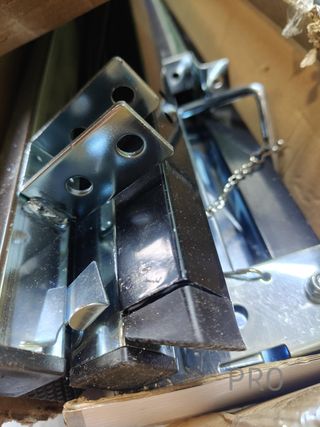 Soporte de metal de hasta 200kg - Meister