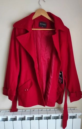 Abrigo rojo XUFANG forrado bolsillos talla 46