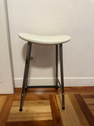 Taburete alto blanco metal