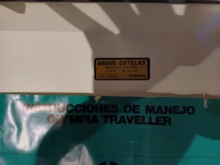 Máquina de escribir Olympia Traveller de Luxe