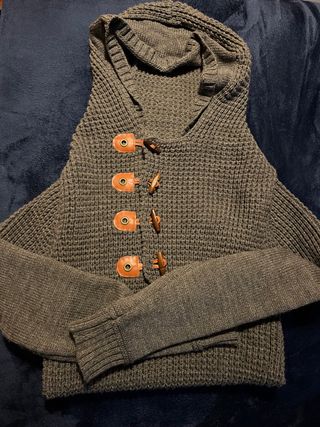 Maglione con cappuccio grigio