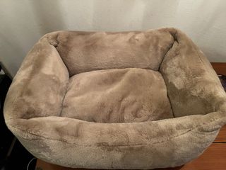 Cama para perro suave como nueva