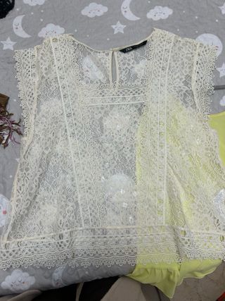 14 piezas de ropa variada de mujer,