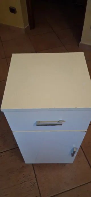 Mobiletto bagno bianco lucido