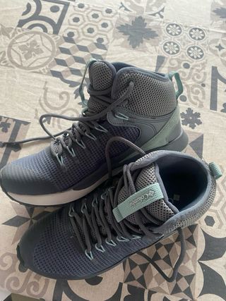 Botas Trekking Mujer Columbia en gris y turquesa