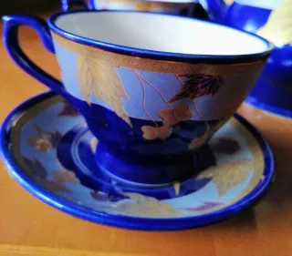 Juego de té azul y amarillo