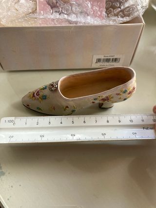 Zapato miniatura coleccionable bordado
