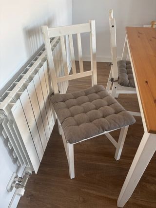 Mesa y 4 Sillas Ikea