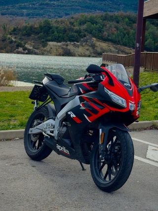 Aprilia RS 125 Moto Deportiva