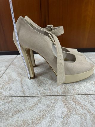 Scarpe Mary Jane Beige con Tacco