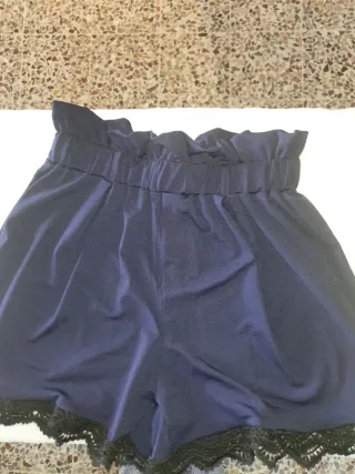 calzoncino blu con pizzo nero