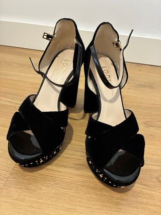 Sandalias LODI negras ante plataforma tachuelas