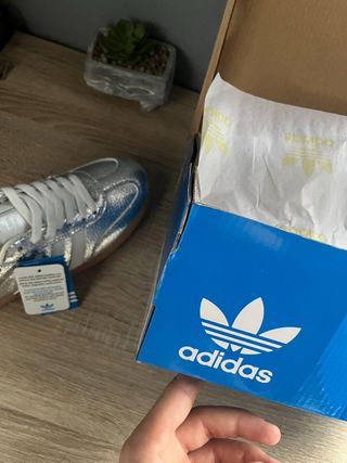 Zapatillas Adidas Samba Plata y Blanco