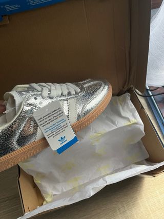 Zapatillas Adidas Samba Plata y Blanco