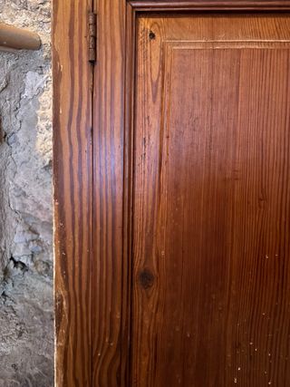 Puerta antigua de madera norte con cristales