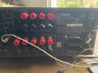 Amplificador Yamaha RX-V563 AV Receptor